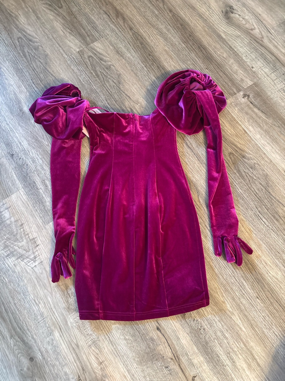 Avec Les Filles Fuchsia Velvet Puff-Sleeve Mini Dress - Picture 2 of 4